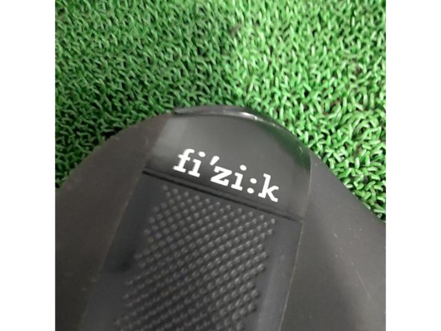 Fizik ALIANTE R3 kiumレールforブル ラージ ブラック サドル