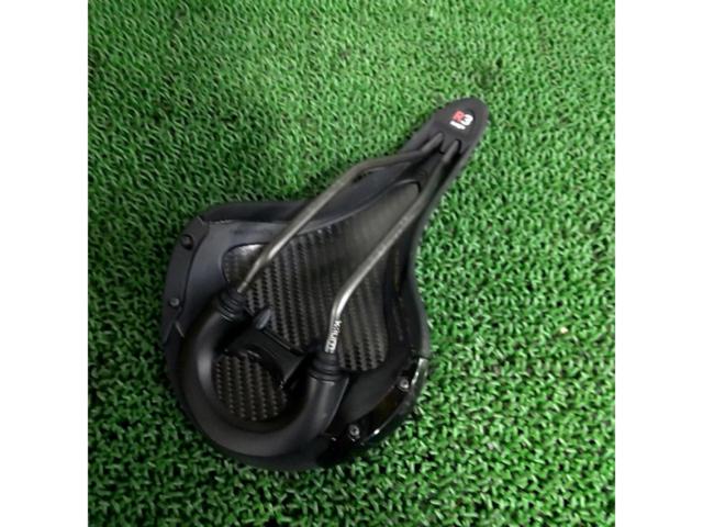 Fizik ALIANTE R3 kiumレールforブル ラージ ブラック サドル