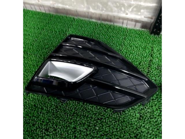 【トヨタ純正】トヨタ純正 フォグランプカバー クラウンアスリート/210系 左右セット 81481-30230/81482-30250