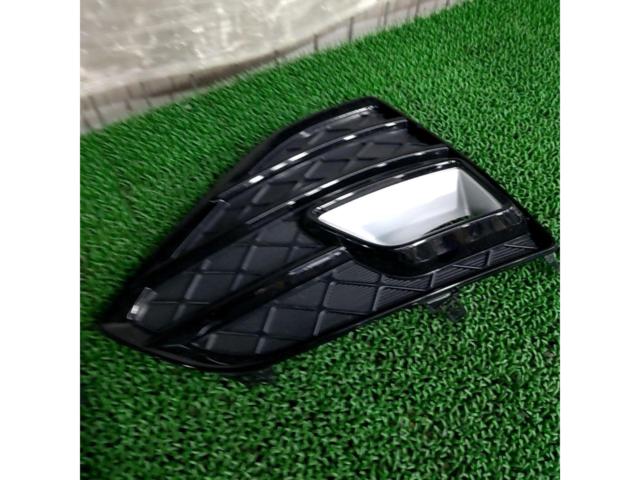 【トヨタ純正】トヨタ純正 フォグランプカバー クラウンアスリート/210系 左右セット 81481-30230/81482-30250