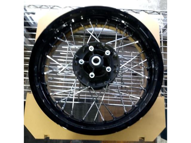 Triumph Thruxton 1200RS
Original wheel front and back set
FinalEdition
