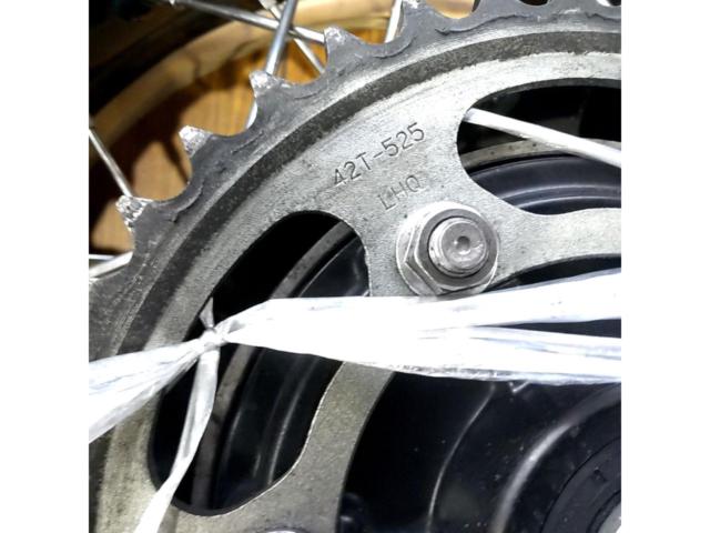 Triumph Thruxton 1200RS
Original wheel front and back set
FinalEdition