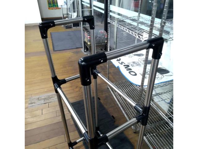Unknown Manufacturer
Tire rack