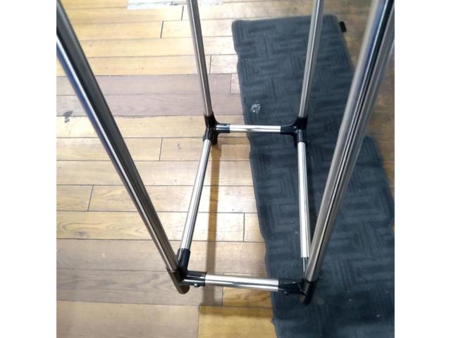 Unknown Manufacturer
Tire rack