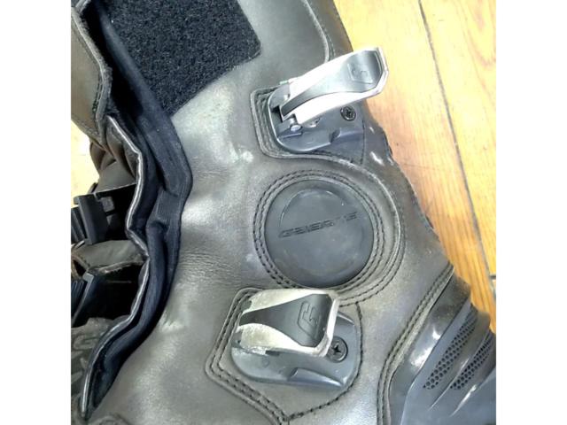 Size: 27cm Gaerne
Riding boots