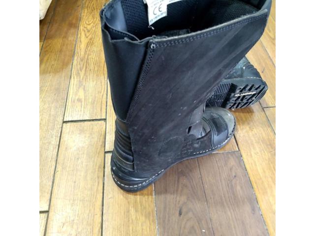 Size: 27cm Gaerne
Riding boots