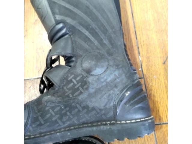 Size: 27cm Gaerne
Riding boots