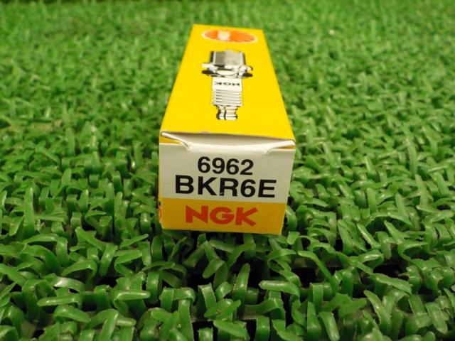 NGK
SPARK
PLUG
BKR6E
6962