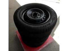 HONDA
Genuine N-BOX steel wheels + BRIDGESTONE
BLIZZAK
VRX2