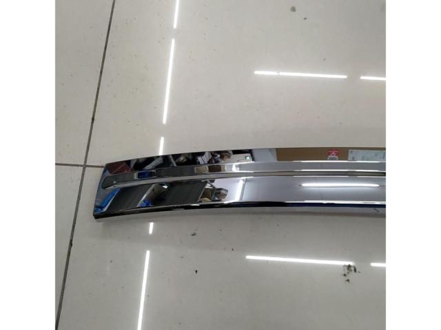 Solio Bandit/MA37S
Genuine back door garnish