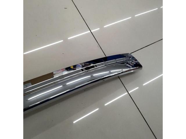 Solio Bandit/MA37S
Genuine back door garnish