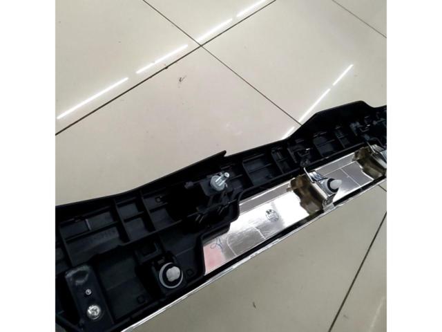 Solio Bandit/MA37S
Genuine back door garnish