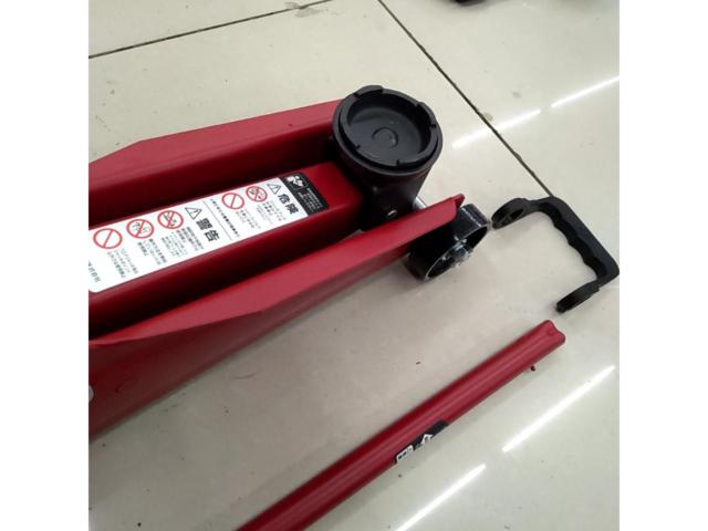 BAL
Hydraulic floor jack