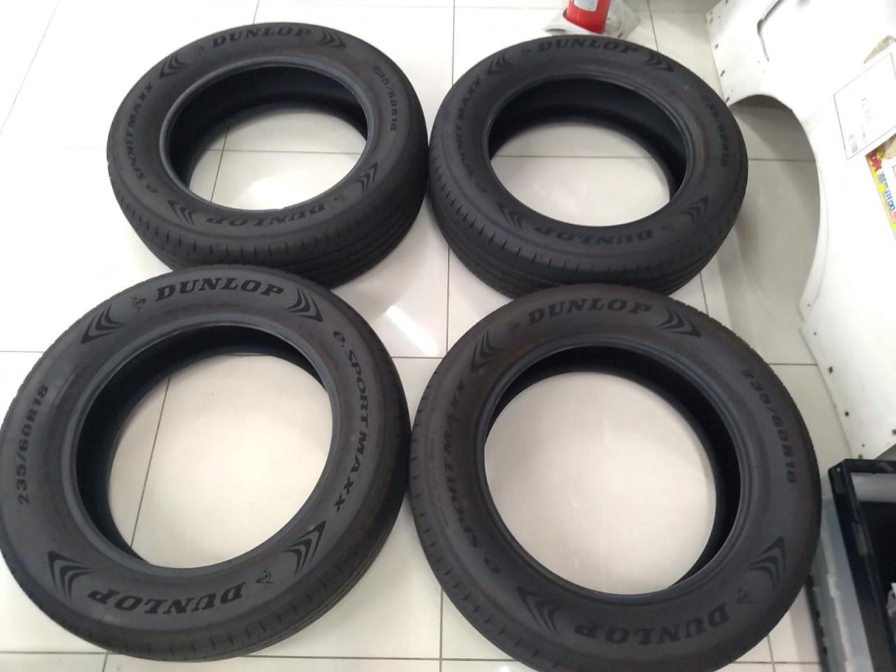 DUNLOP
e.SPORTMAXX