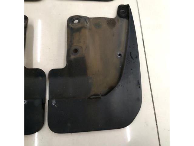 MITSUBISHI デリカD:5純正マッドガード