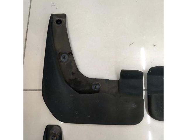 MITSUBISHI デリカD:5純正マッドガード