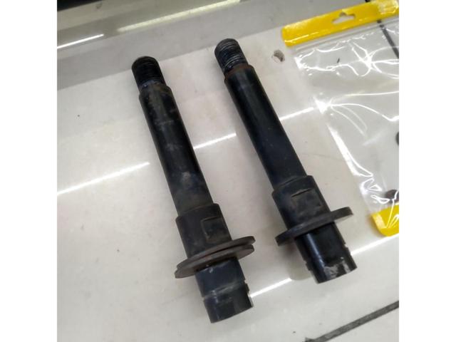 【200系ハイエース/6型/ワイド/S-GL】メーカー不明 フロントバンパーガード