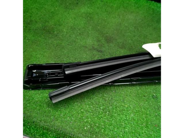 MercedesBenz純正 フロントワイパーブレード A2068261600