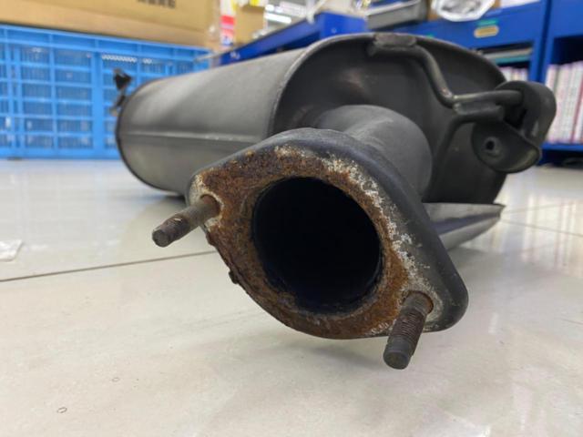 Stagea M35
Genuine NISSAN parts
Rear piece muffler