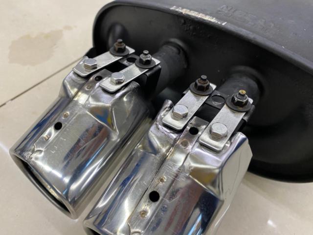 Stagea M35
Genuine NISSAN parts
Rear piece muffler