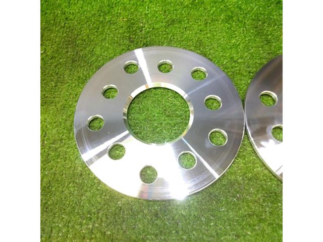 DIGICAM
Wide tread spacer