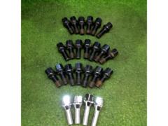 Unknown Manufacturer
Spherical bolt
Under neck 29mm/M14/P1.5
20-piece set