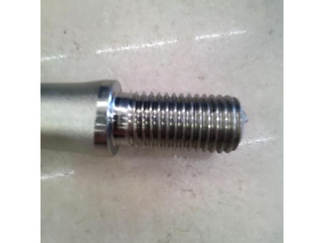 SUZUKI genuine
Tow hooks