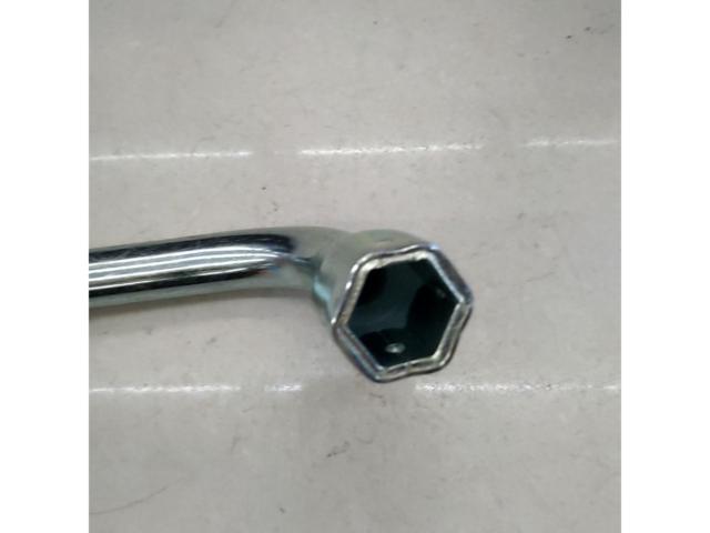 Unknown Manufacturer
Tire lug wrench