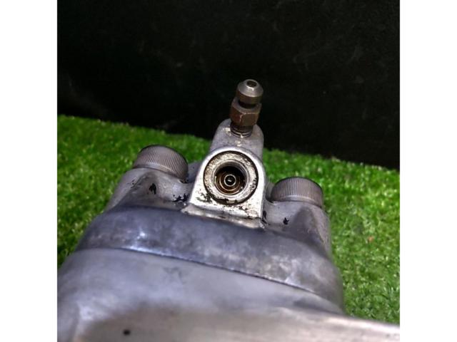 [CB400
FOURHONDA Genuine Parts
Caliper