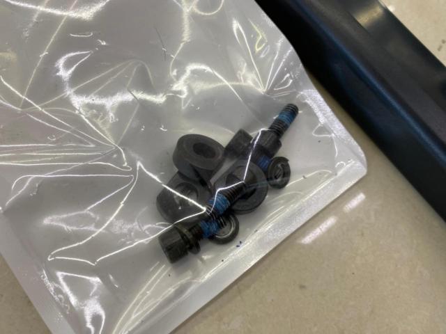 Legacy/BE5/BH5/Driver's side/RHRECARO
Seat rail