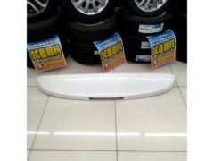Nissan Elgrand/E52 Genuine Parts
Rear spoiler
With high-mount