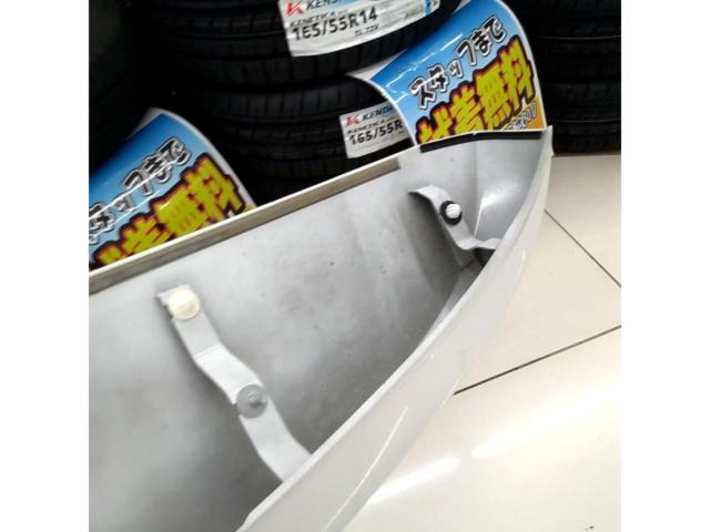 Nissan Elgrand/E52 Genuine Parts
Rear spoiler
With high-mount