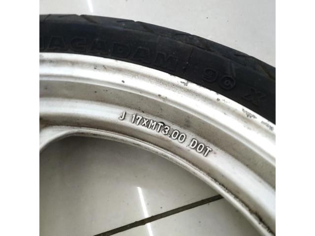 【FZR250/2KR】YAMAHA純正フロントホイール
