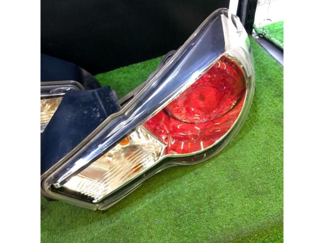 【86 ZN6 前期】TOYOTA純正 テールレンズ 左右