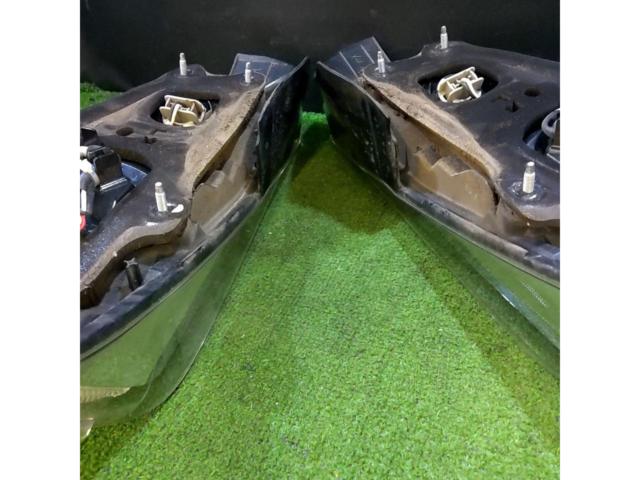 【86 ZN6 前期】TOYOTA純正 テールレンズ 左右