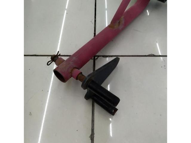 Unknown Manufacturer
Maintenance stand