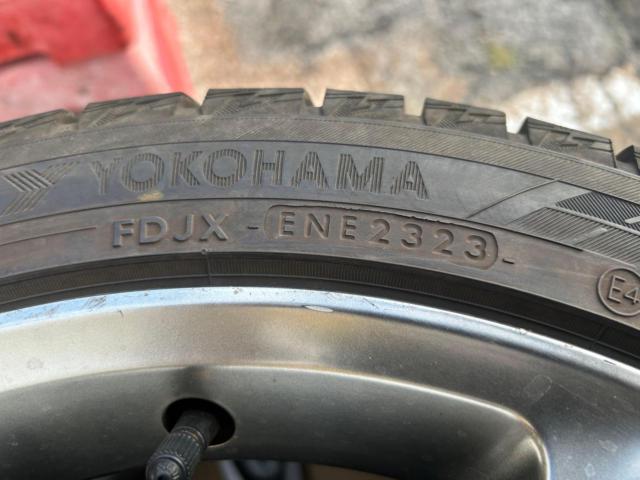 SUBARU インプレッサ WRX STI GRB純正 ホイール  + YOKOHAMA iceGUARD iG60