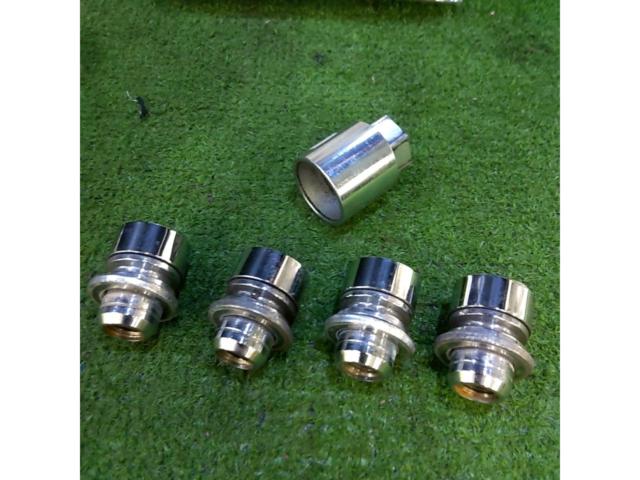Genuine LEXUS locking nuts
M12XP1.5
Genuine flat seat nut