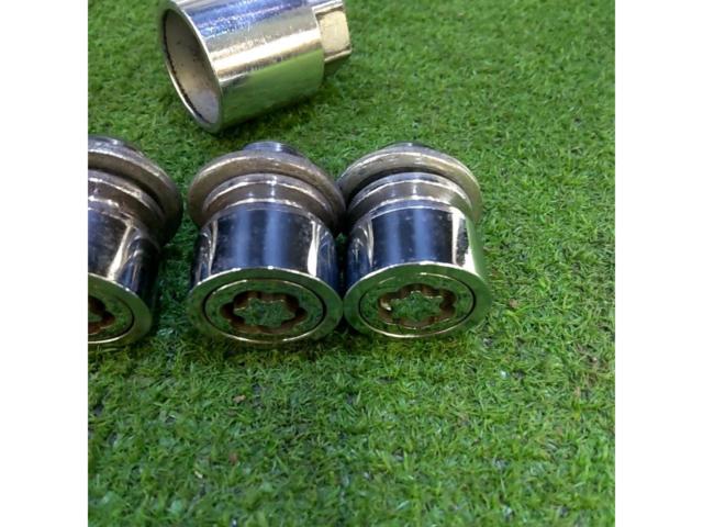 Genuine LEXUS locking nuts
M12XP1.5
Genuine flat seat nut