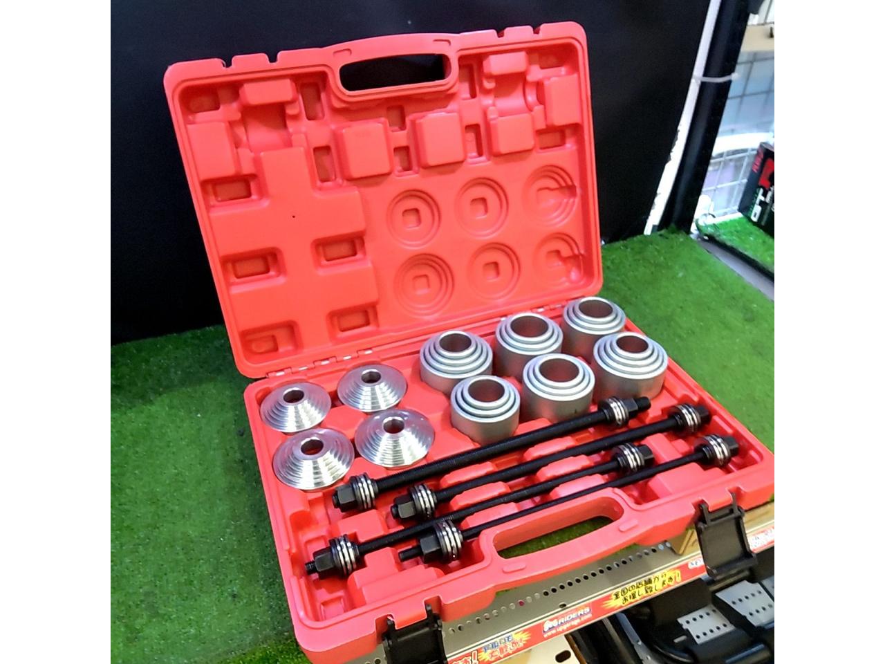 28 points
Pull Sleeve Kit
Bushing and bearing press-fitting and removal tool