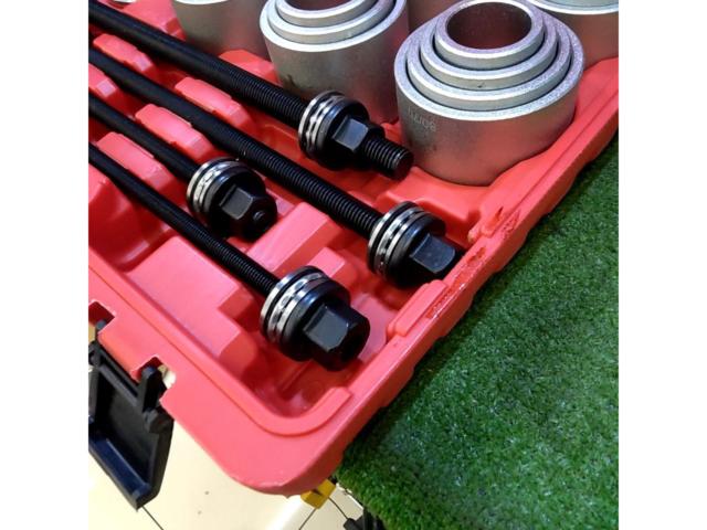 28 points
Pull Sleeve Kit
Bushing and bearing press-fitting and removal tool