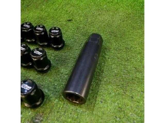 【M12xP1.5/17HEX/16個】Kics Racing Nut ブラックカラー