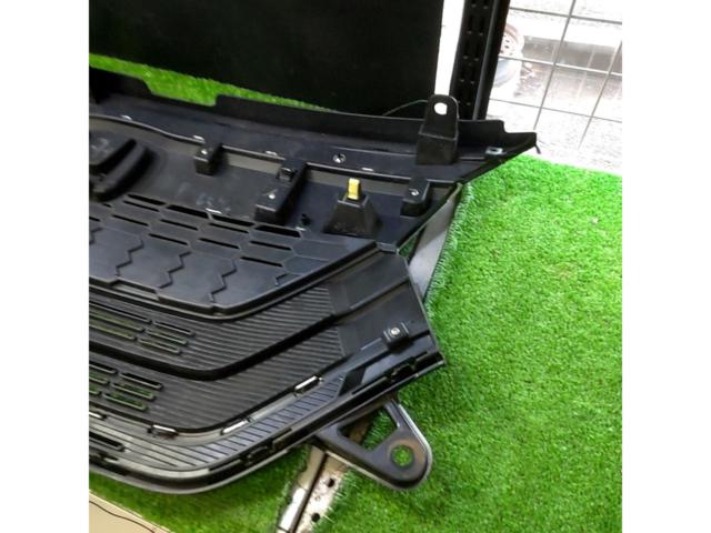 【N-BOX JF3/JF4】HONDA純正フロントグリル + 無限フロントガーニッシュ