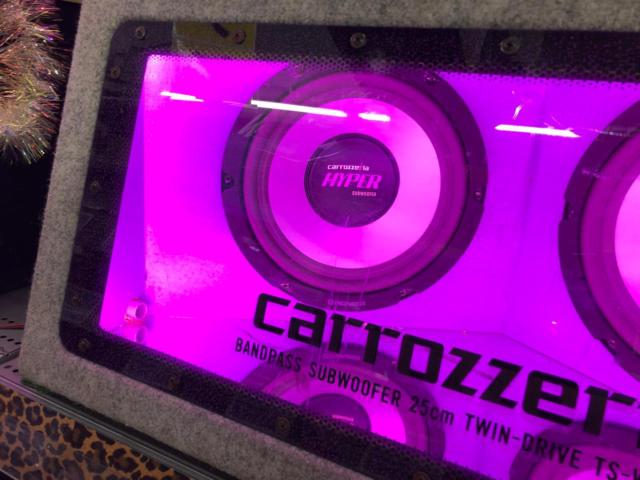 I want to go back to the Heisei era with LED specifications!! carrozzeria
TS-WX2500
BOX with subwoofer 