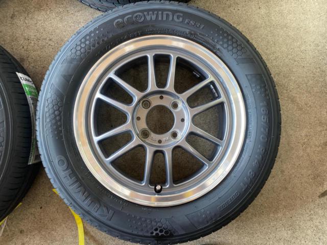 BADX
FUTEX
6 twin-spoke wheel
KUMHO
ECOWING
ES31
165 / 70R14