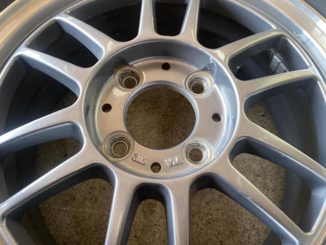 BADX
FUTEX
6 twin-spoke wheel
KUMHO
ECOWING
ES31
165 / 70R14