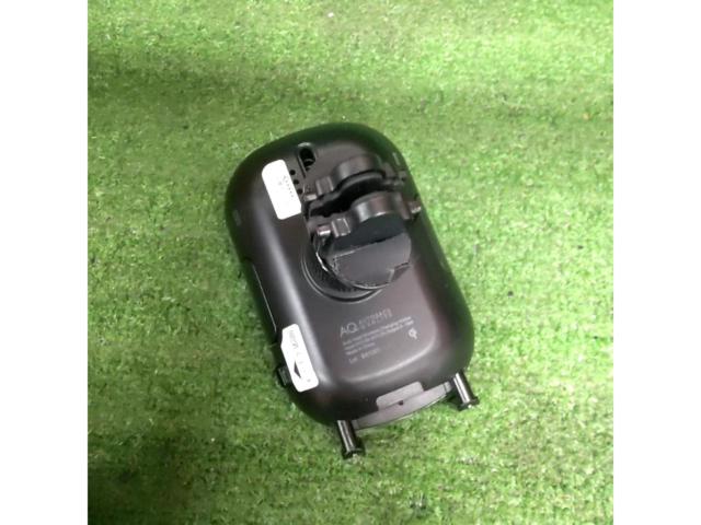 AUTOBACS
QUALITY
Automatic opening and closing wireless charging holder