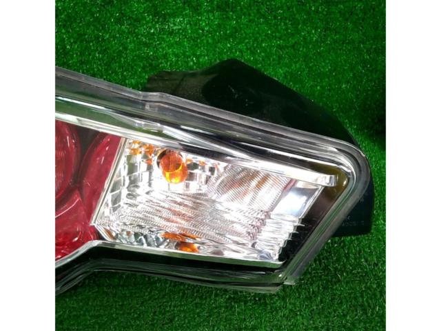 トヨタ 86/ZN6 前期純正テールレンズ 助手席側