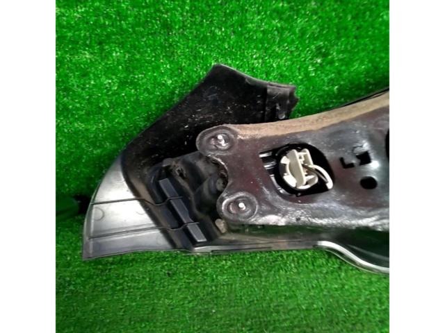 トヨタ 86/ZN6 前期純正テールレンズ 助手席側