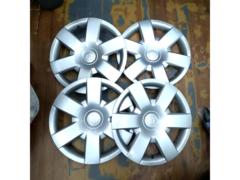 Toyota
Hiace 200
Original wheel cap